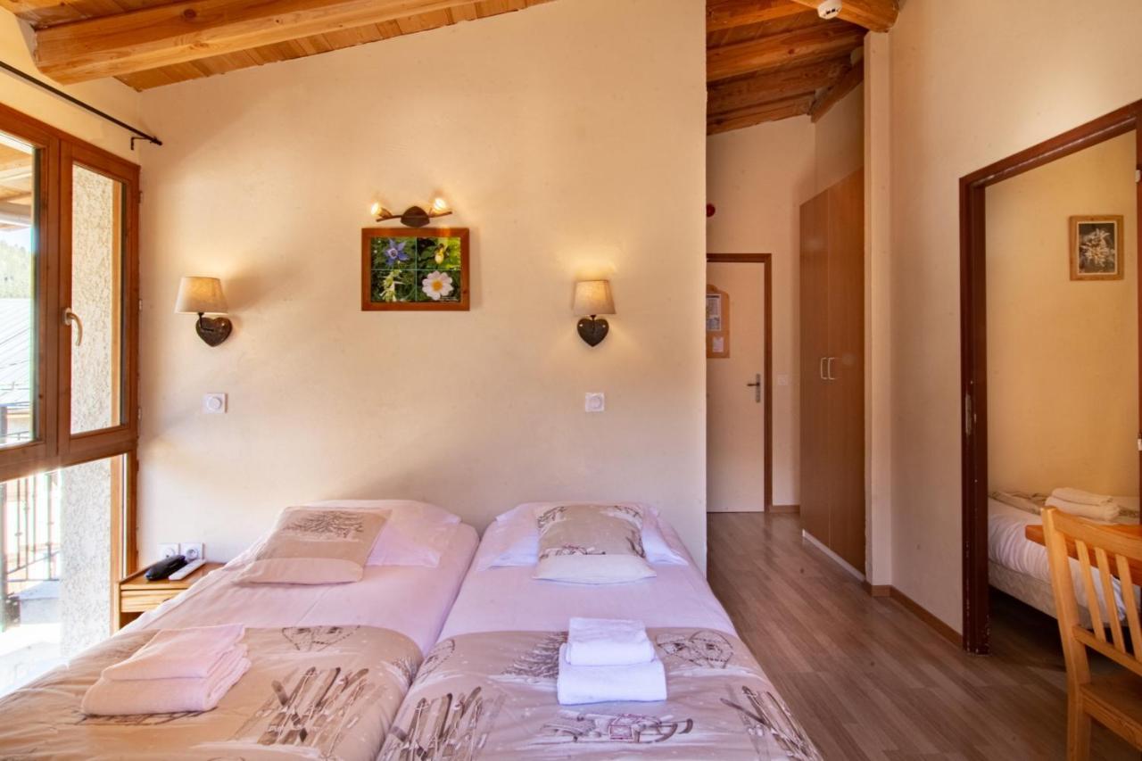 Chalet Hotel La Tarine ペイゼ・ナンクロワ エクステリア 写真