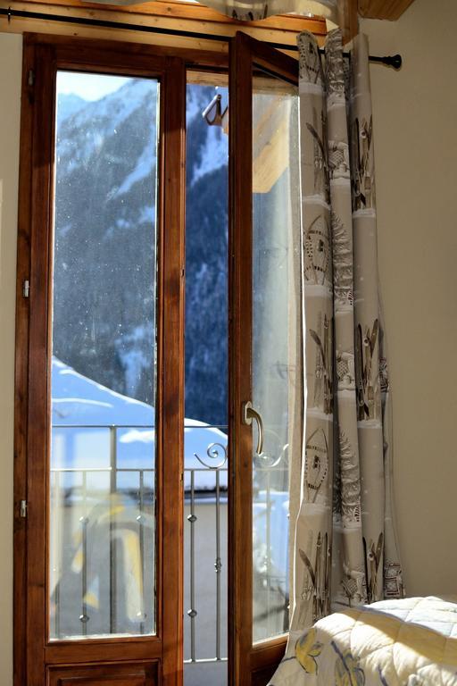 Chalet Hotel La Tarine ペイゼ・ナンクロワ エクステリア 写真